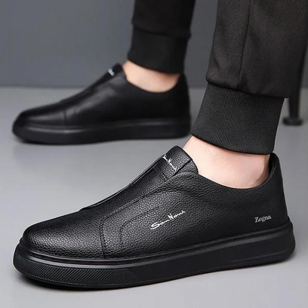 Qara Slip-On Ayaqqabı