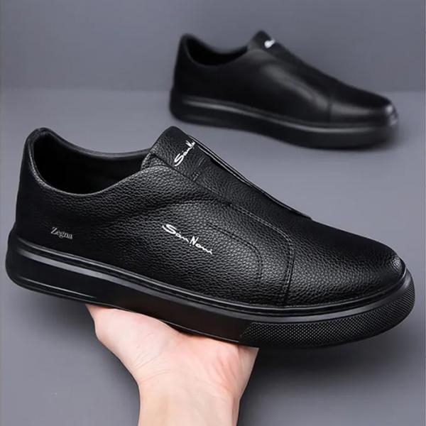 Qara Slip-On Ayaqqabı